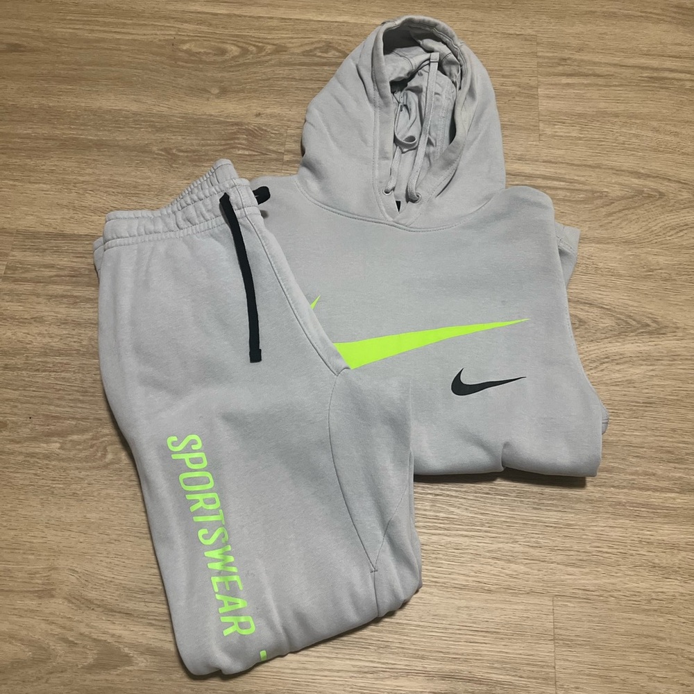 Nike Men’s Gray Tracksuit with Neon Accents